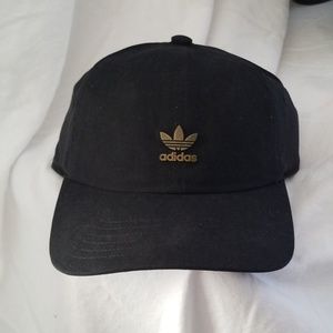 Adidas hat strap strapback NWT.